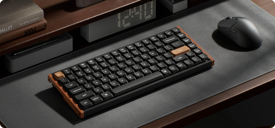 Keychron K3 HE versão preta com madeira escura