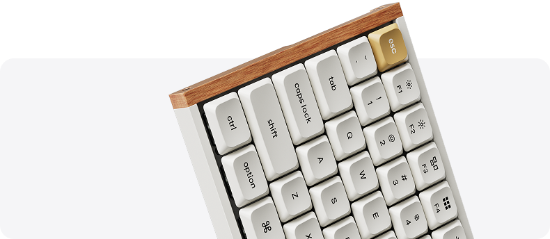 Keychron K3 HE com estrutura de metal e madeira