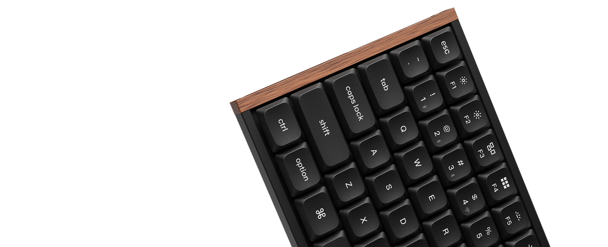 Keychron K5 Ultra 8K com estrutura de metal e madeira