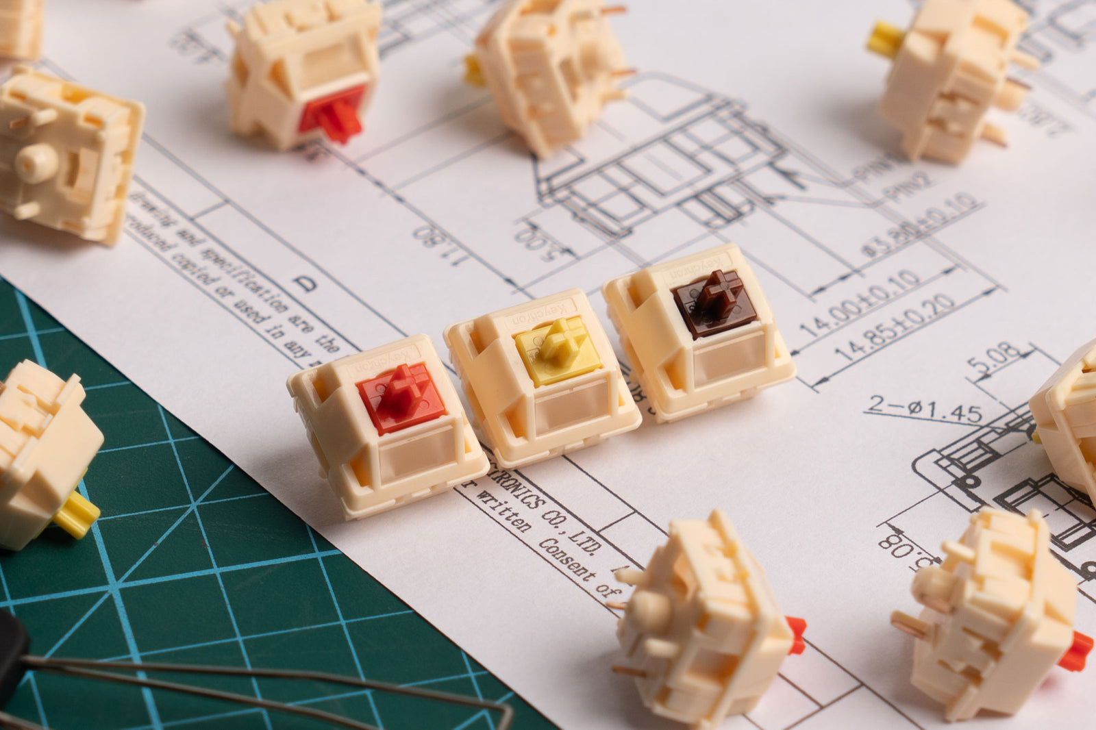 Switches Keychron Silk POM nas versões Red, Brown e Banana