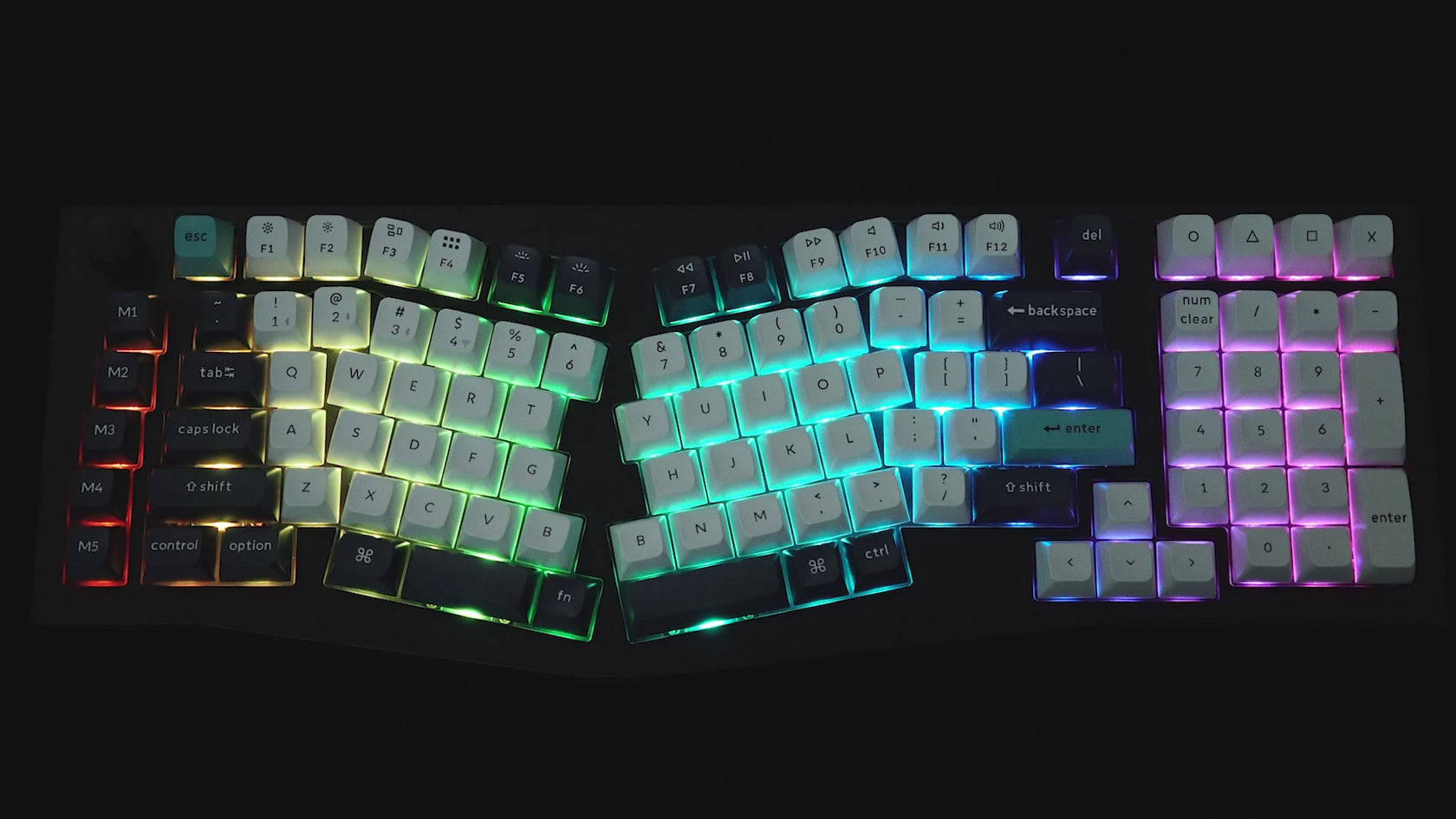 Keychron Q13 Max RGB  Backlight.mp4__PID:7f3f3f73-897a-4081-a0e3-4d130cc92568